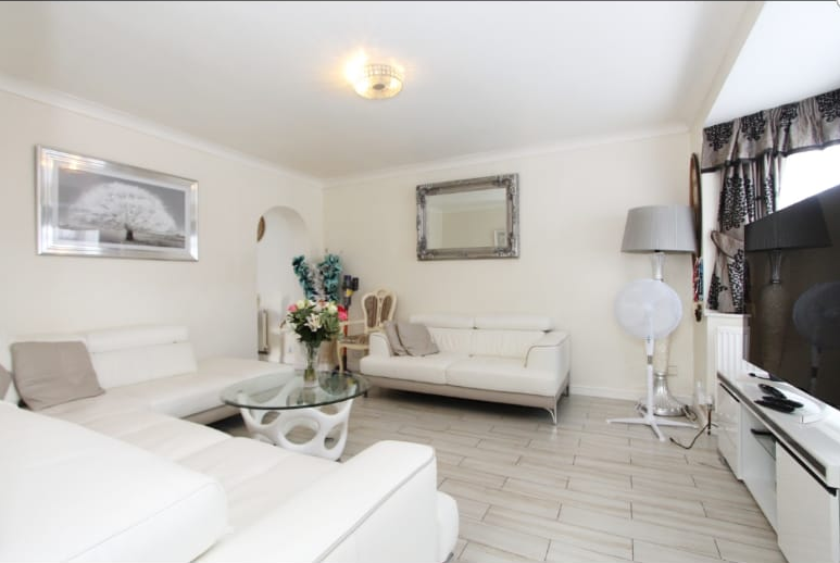 Property photo 2 of 5
