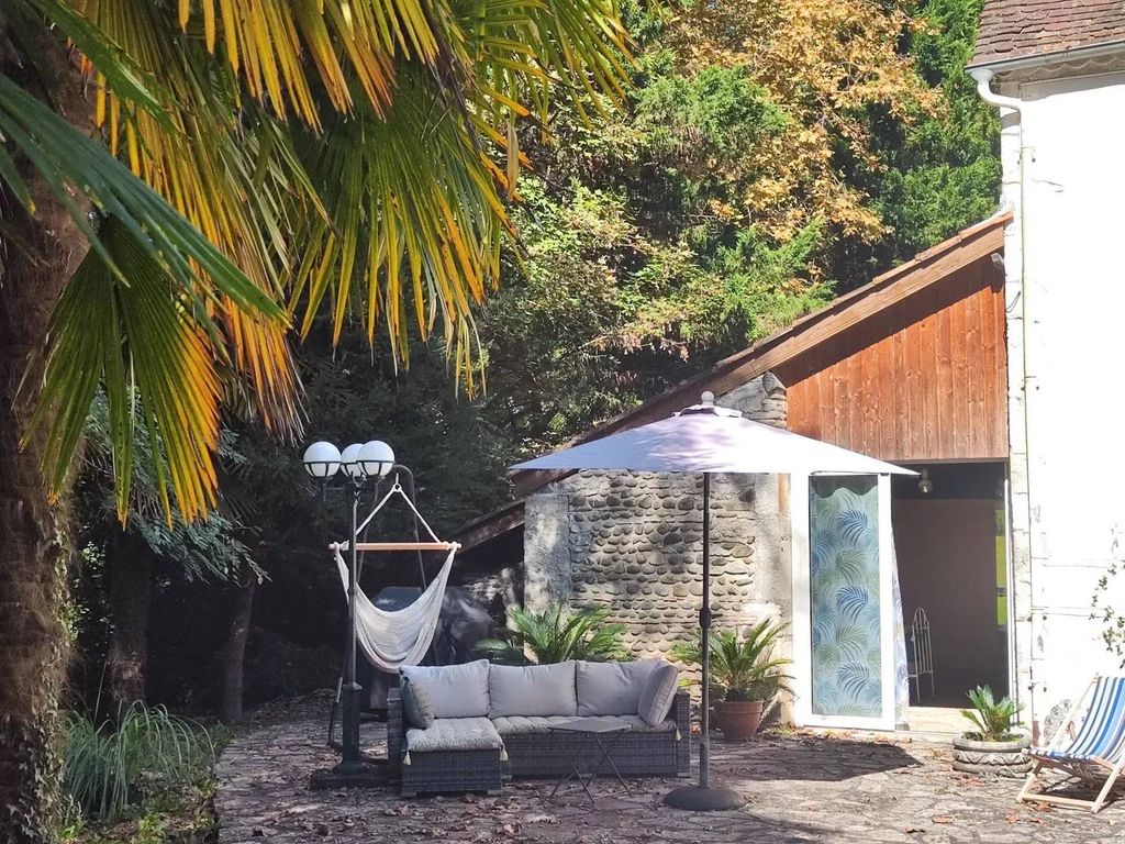 Property photo 3 of 37