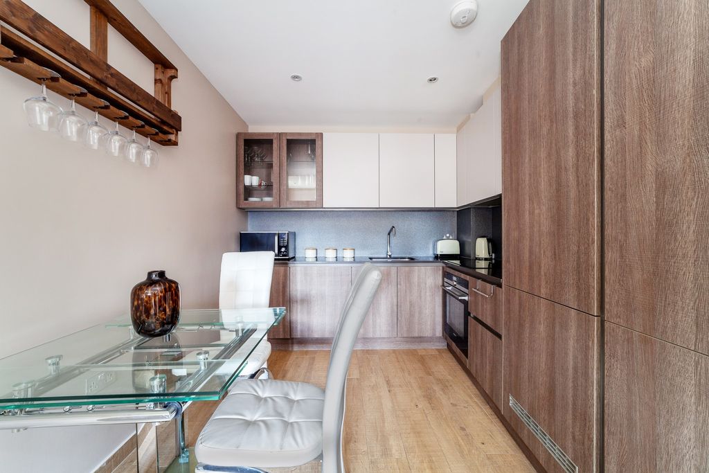 Property photo 2 of 25 Kitchen