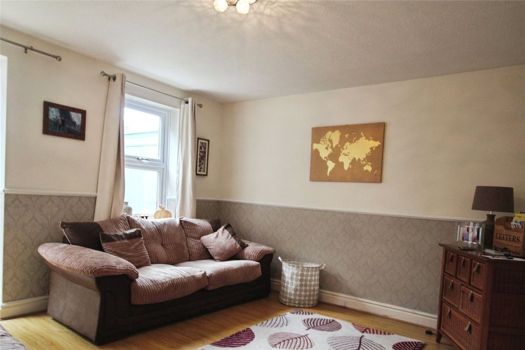 Property photo 3 of 5 Picture No. 04