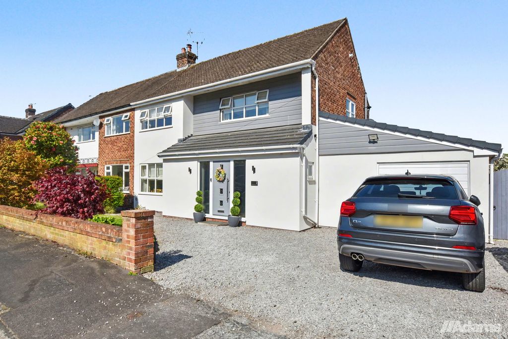 Property photo 1 of 32