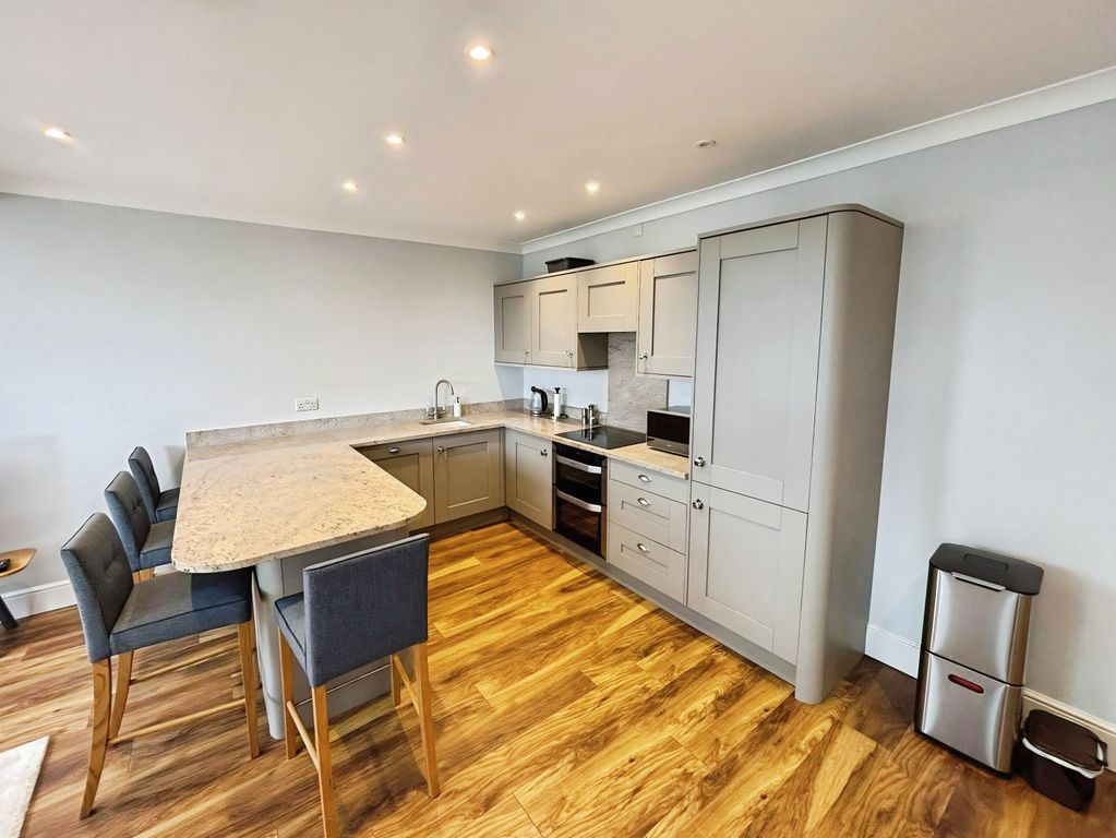Property photo 3 of 12 Kitchen