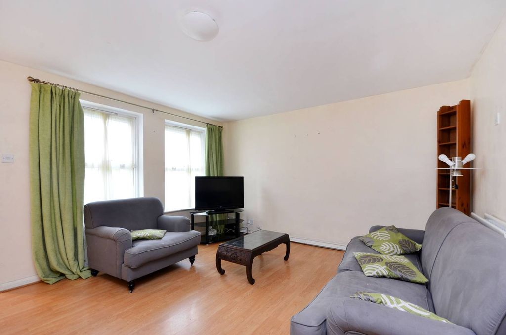 Property photo 3 of 9