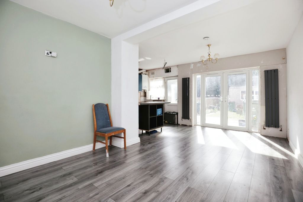 Property photo 3 of 22 Photography