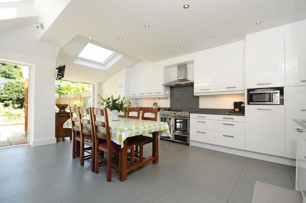 Property photo 2 of 5