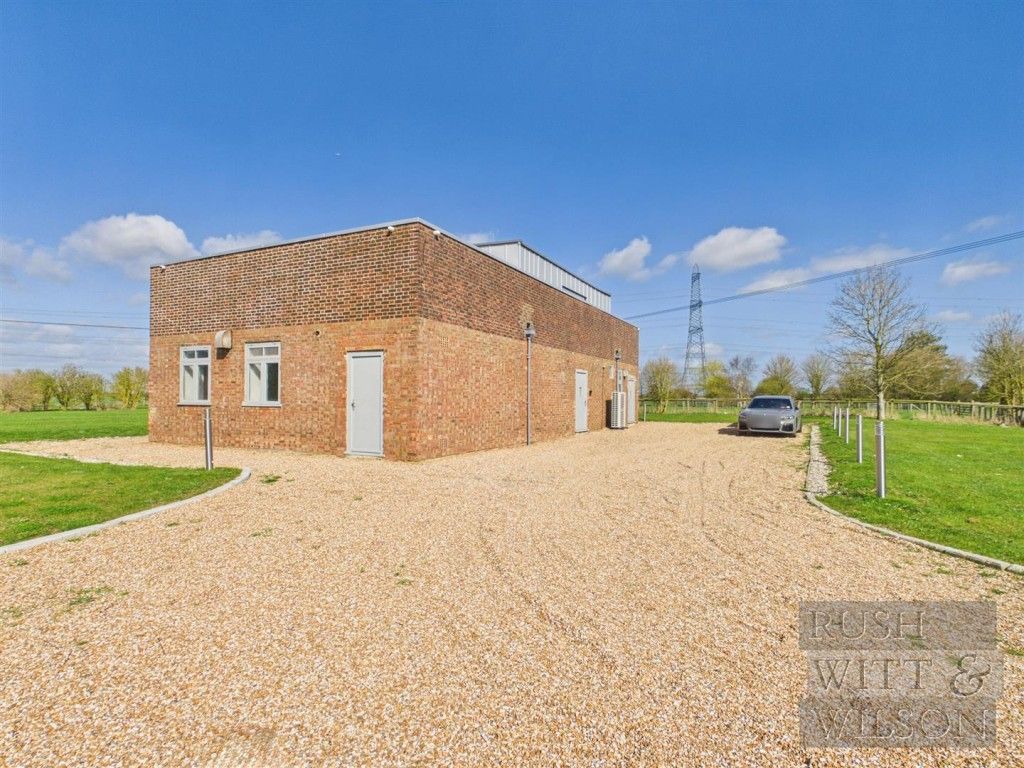 Property photo 1 of 26 Detached House