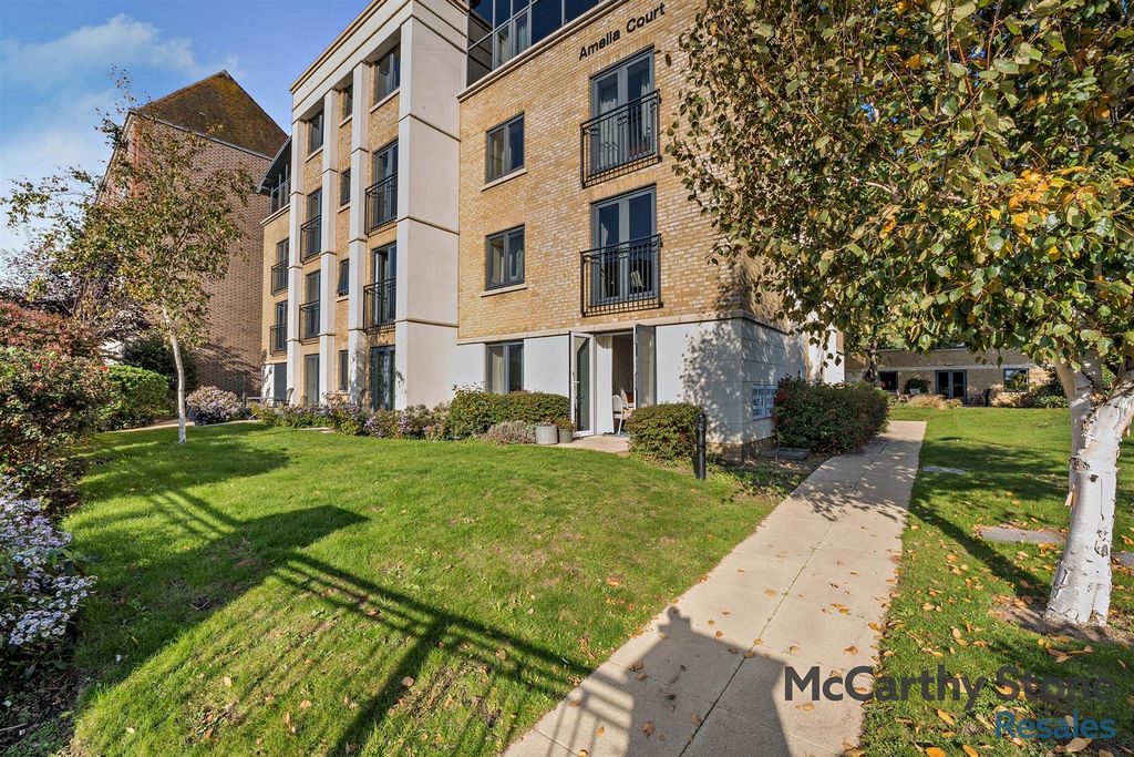 Property photo 1 of 12 8666856-Exterior01-800.Jpg