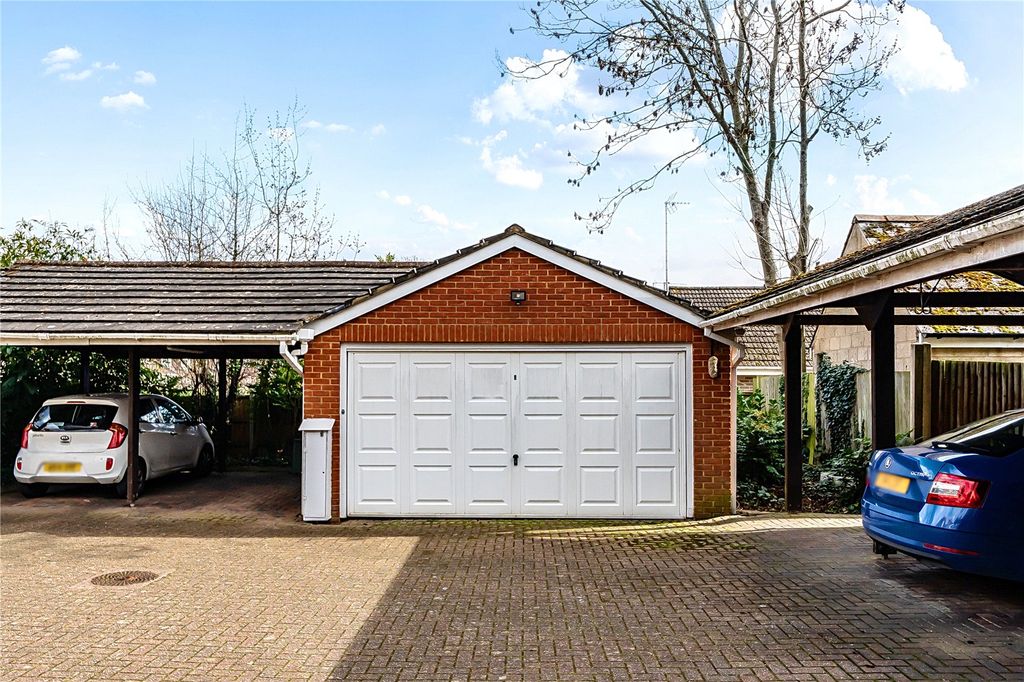 Additional image 12 of 3 bed flat for saleCulloden Road, Enfield EN2