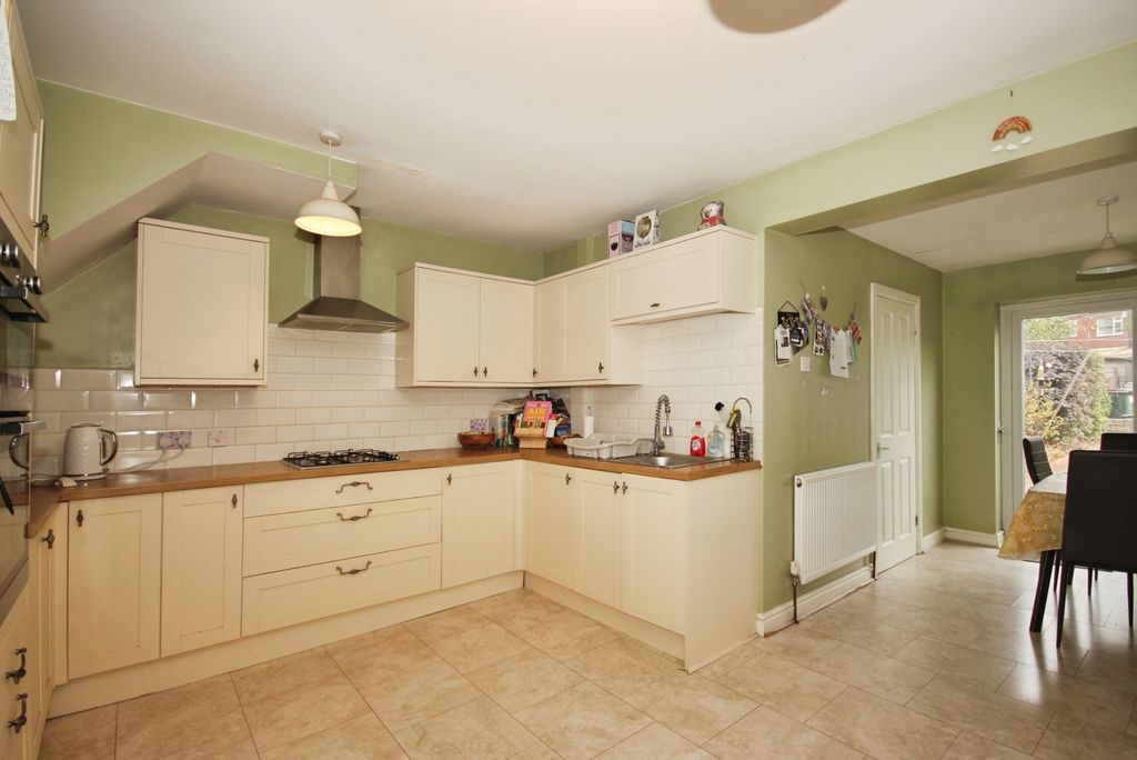 Property photo 3 of 17 Photo