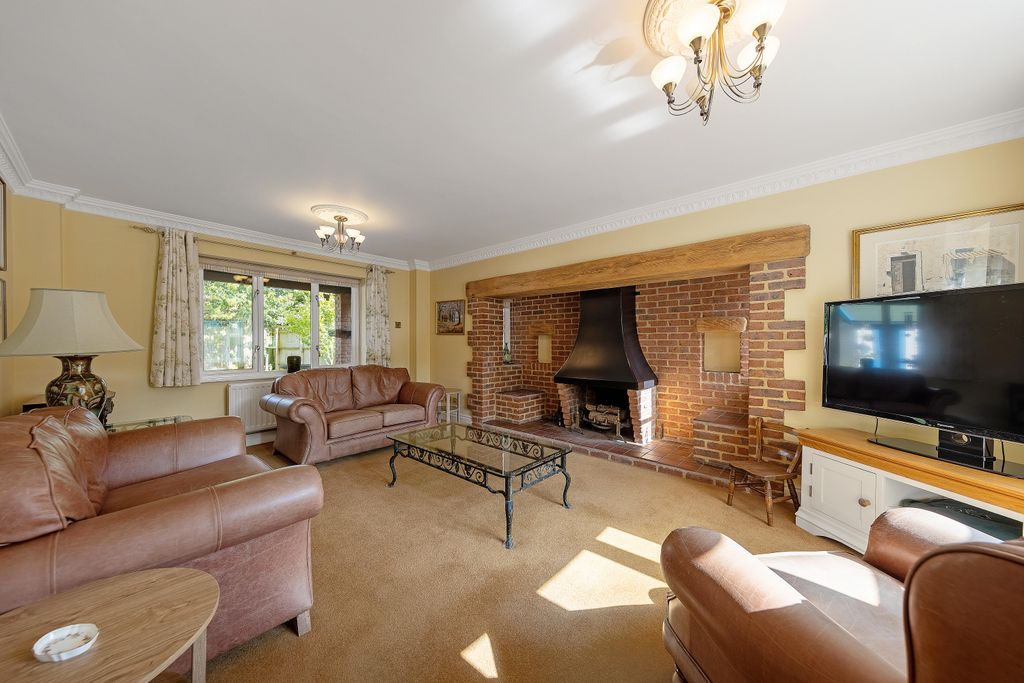 Property photo 3 of 13