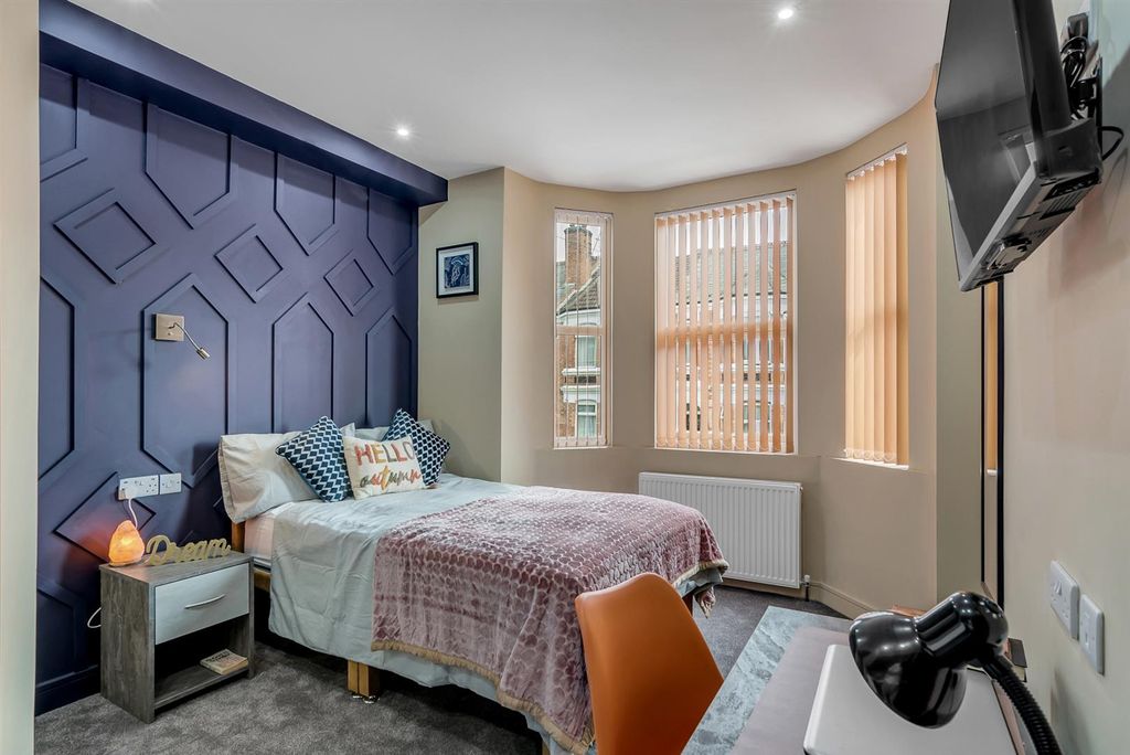 Property photo 2 of 20 37 Melville Road, Coventry, CV1 3A (202).Jpg