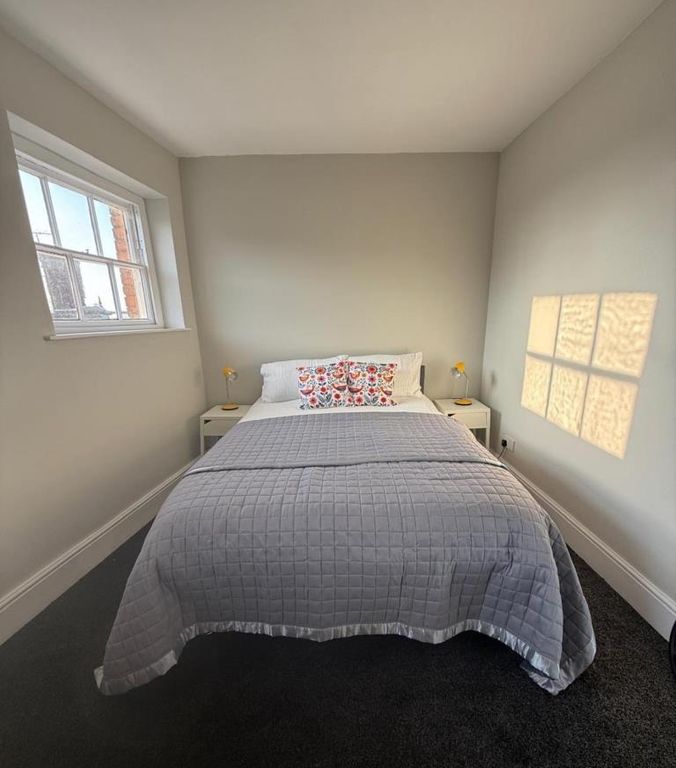 Property photo 2 of 10 Bedroom