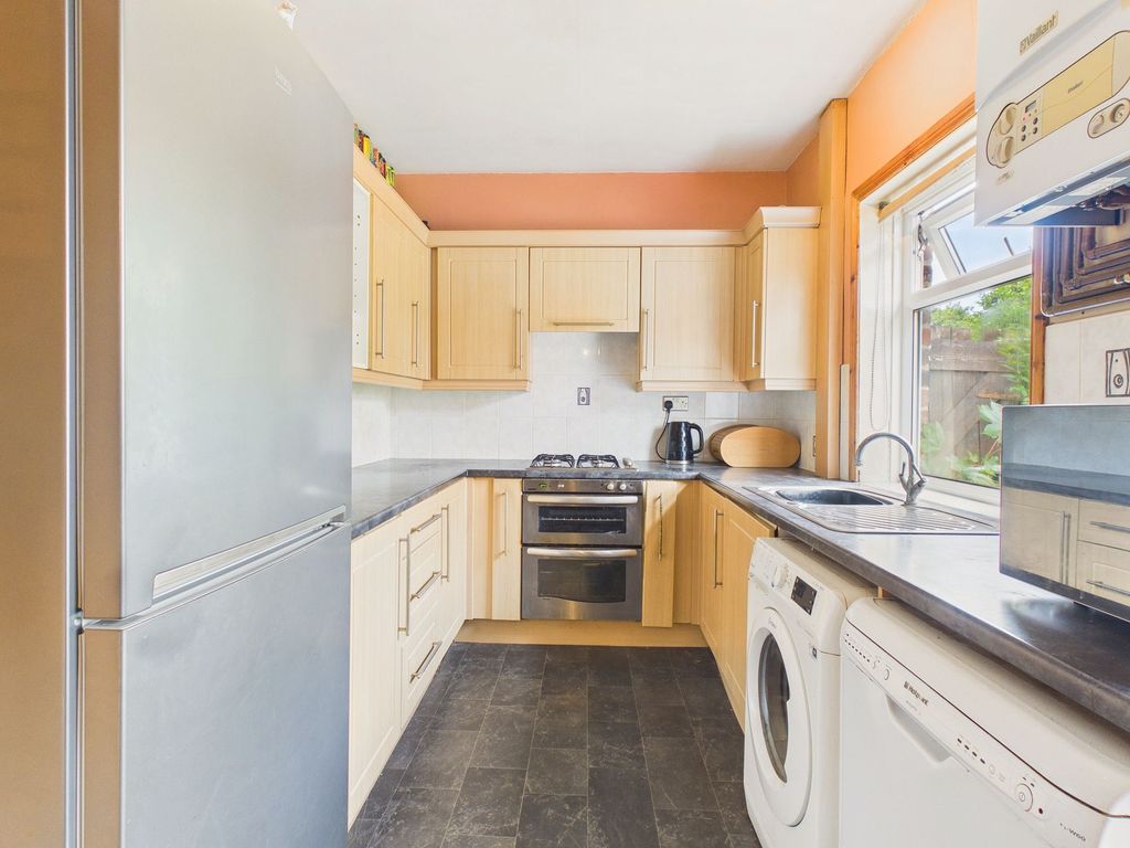 Property photo 3 of 7 Kitchen