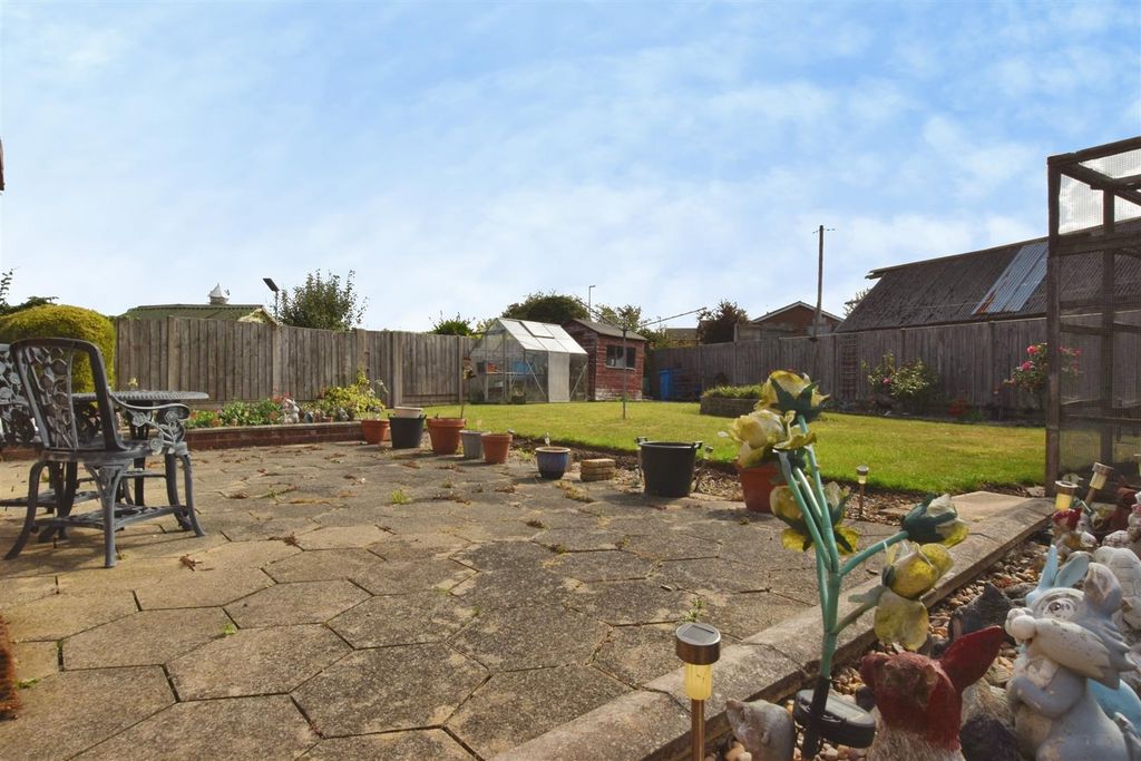 Property photo 3 of 18 594F10F8-Garden.Jpg