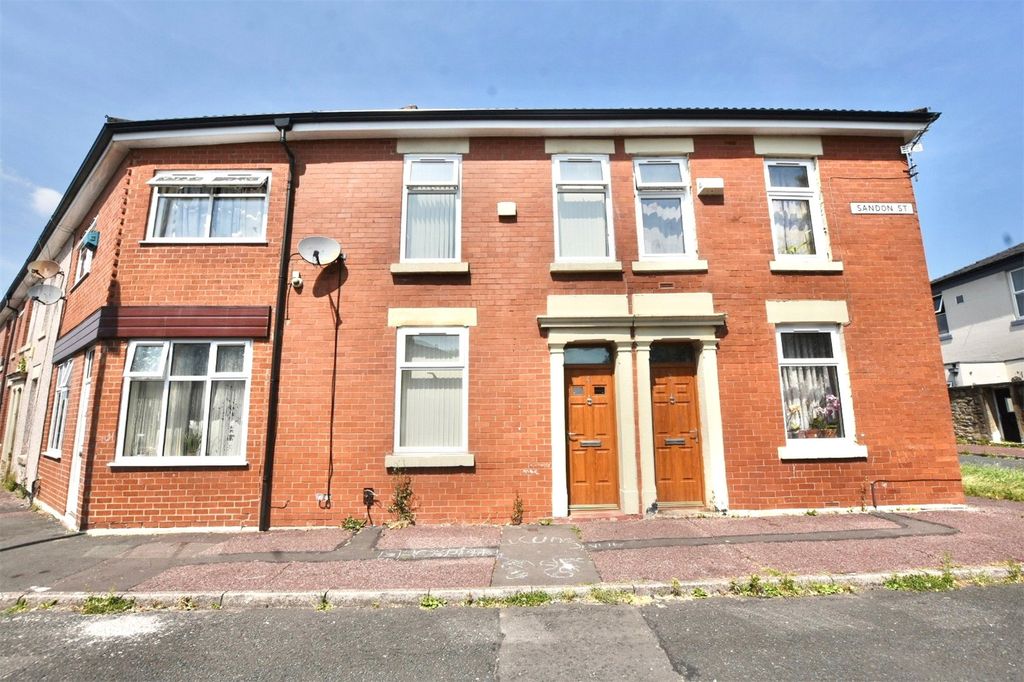 Property photo 1 of 10 External