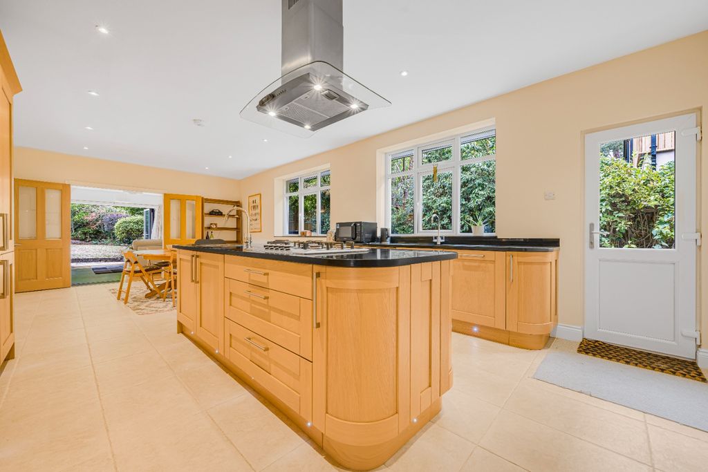 Property photo 2 of 27 5417611