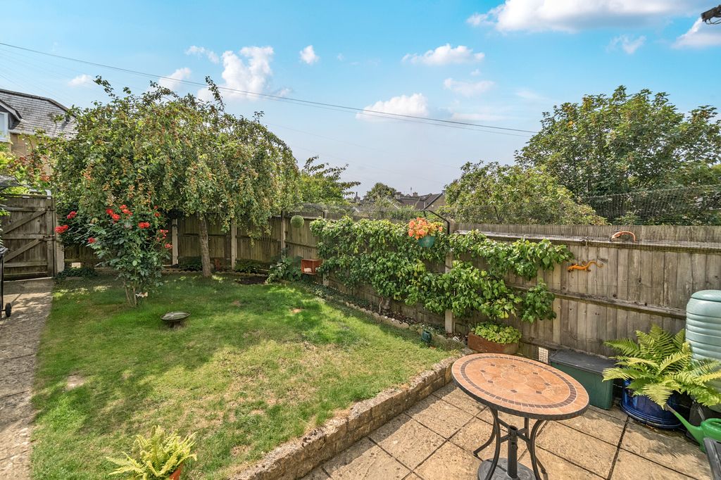 Property photo 2 of 9 Garden