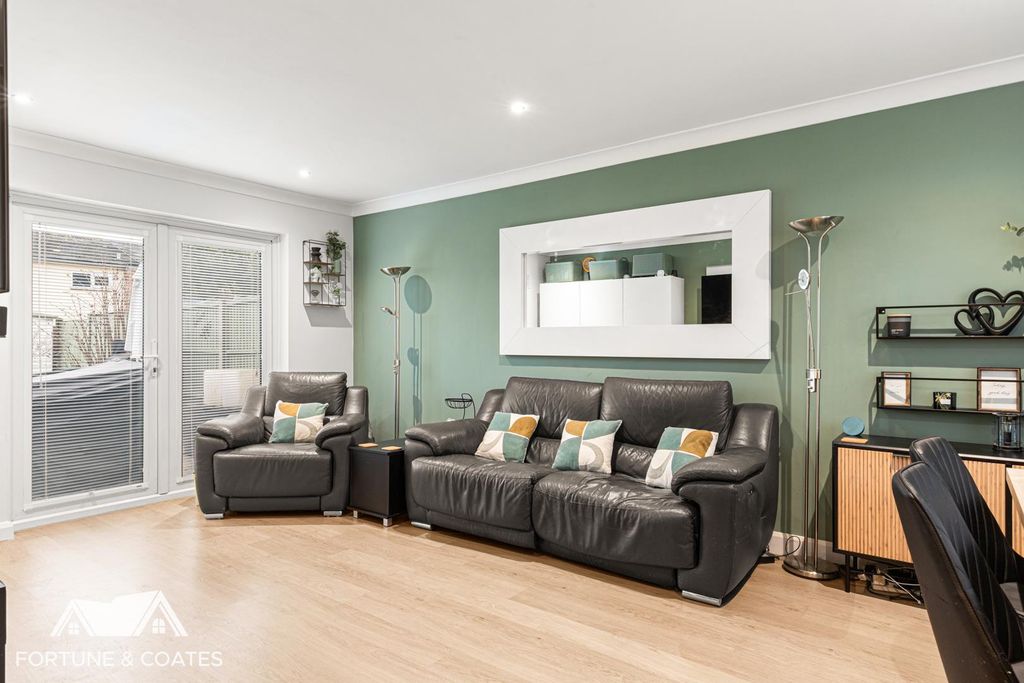 Property photo 3 of 21 Thefortunes_19.Jpg