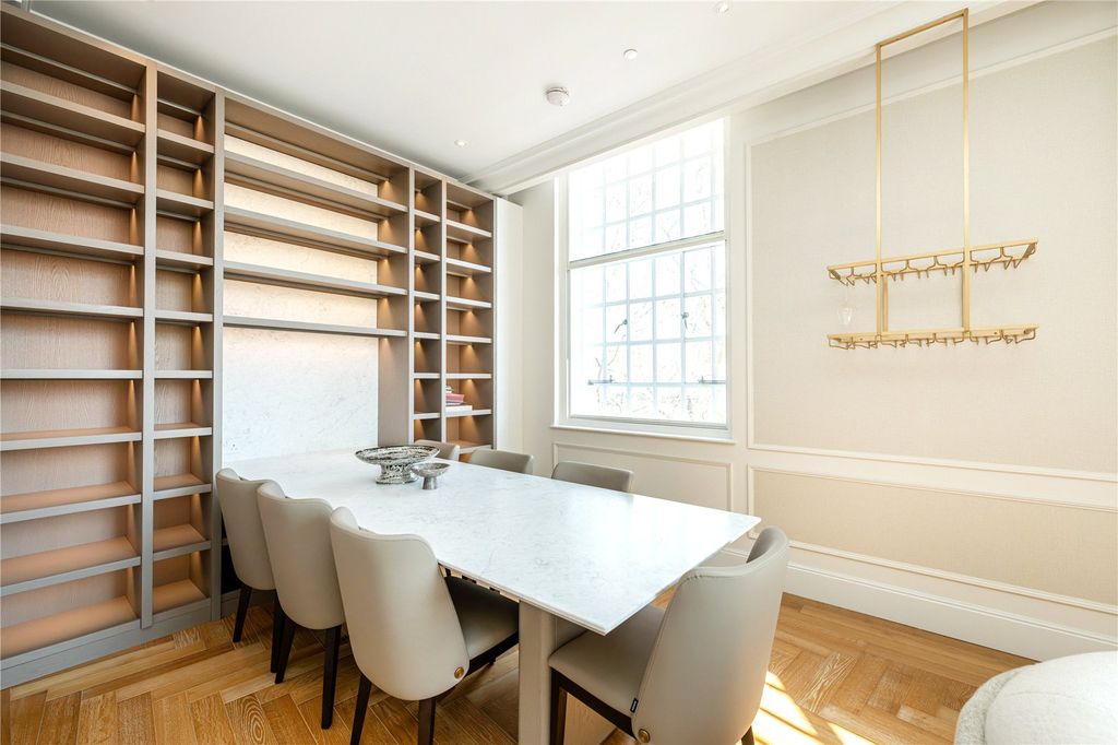 Property photo 2 of 17 Dining Room