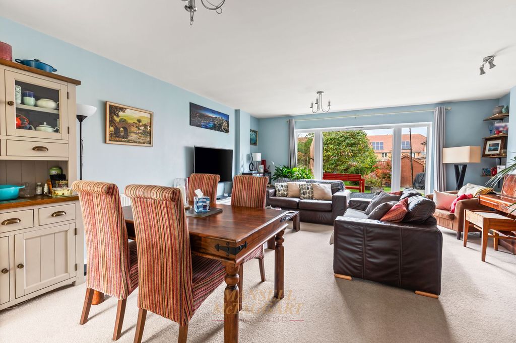 Property photo 3 of 28