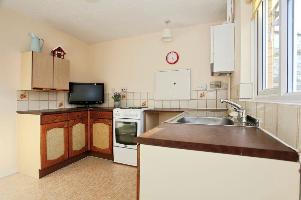 Property photo 2 of 20 Kitchen