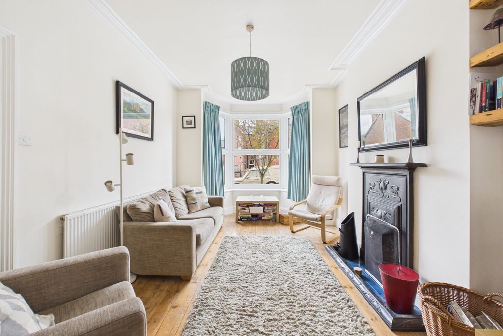 Property photo 3 of 30 Living Room