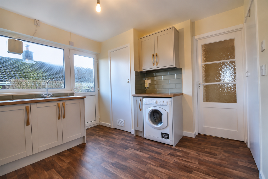 Property photo 2 of 5 Kitchen