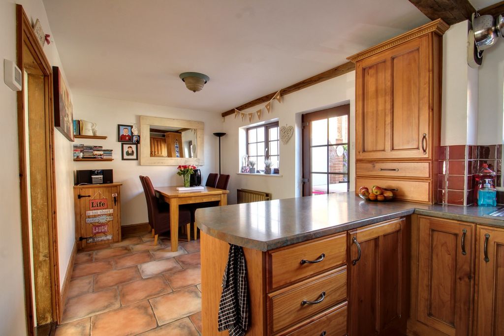 Property photo 2 of 12