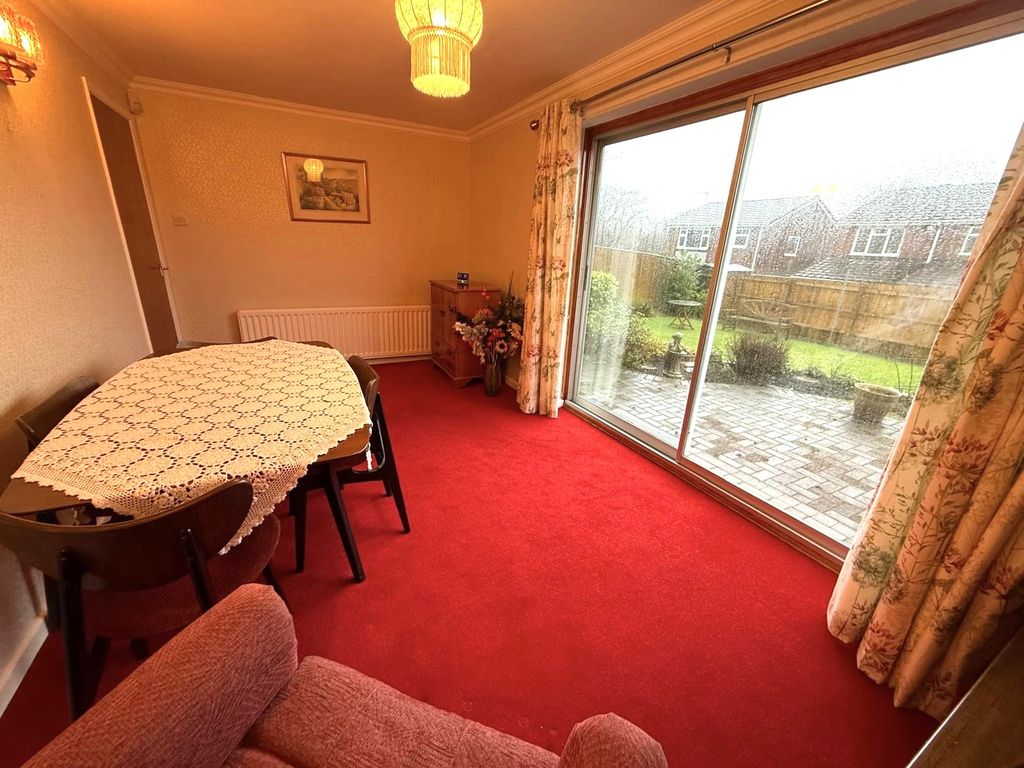 Property photo 3 of 18 Dining Room