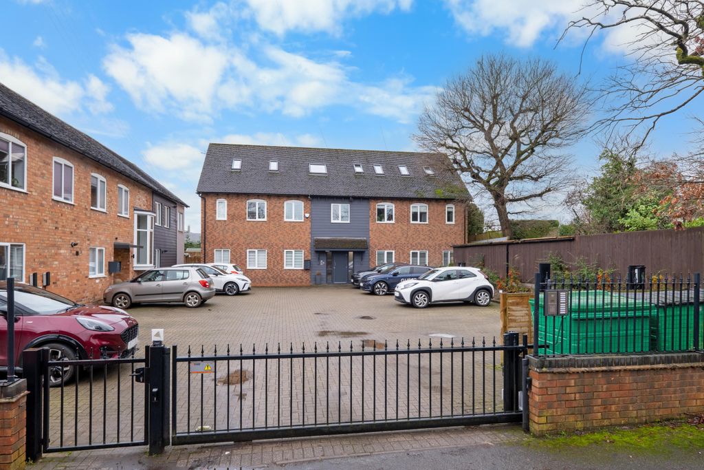 Property photo 1 of 12 Dscf0040