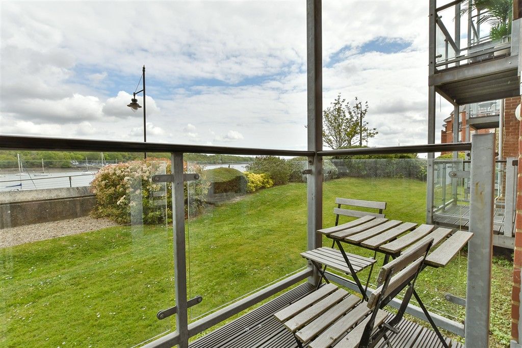 Property photo 3 of 9 Balcony