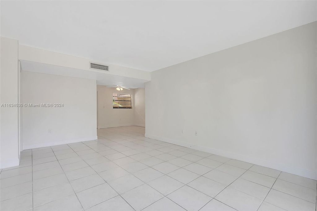 Property photo 3 of 19 <Alttext/>