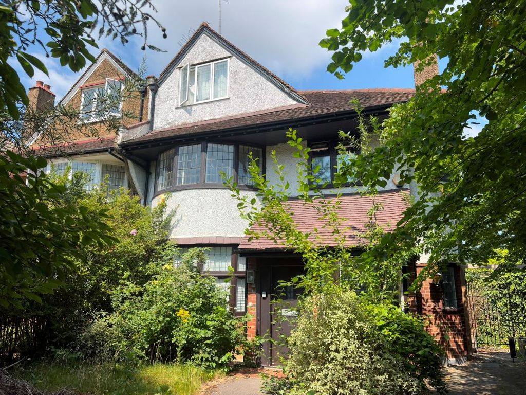 Property photo 3 of 37