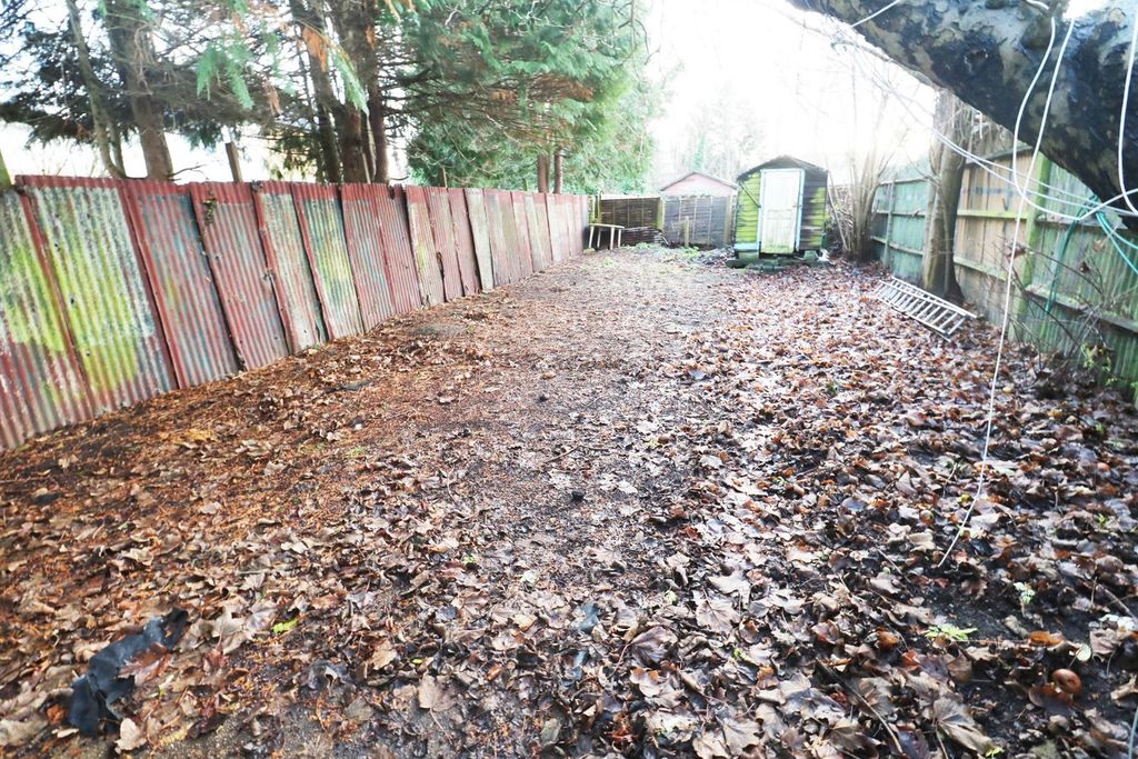 Property photo 3 of 21 Garden