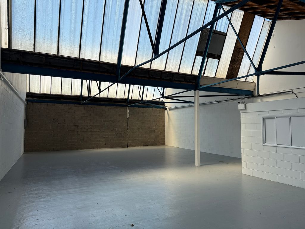 Property photo 2 of 3