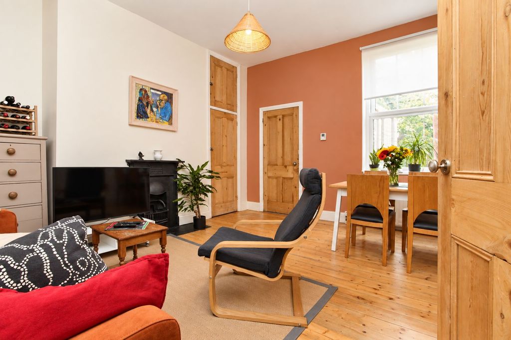 Property photo 3 of 9