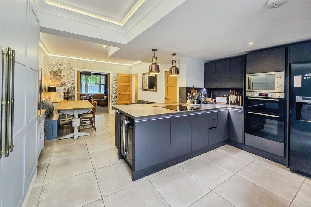 Property photo 3 of 20 Pbox-Img.Jpg