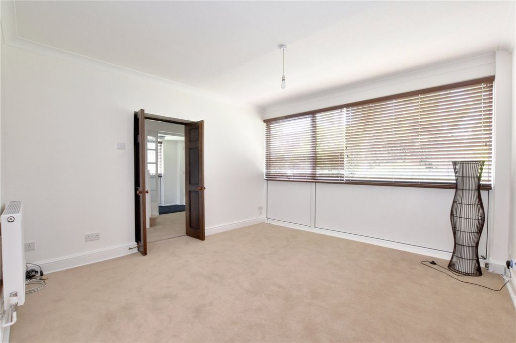 Property photo 2 of 23 Living Room