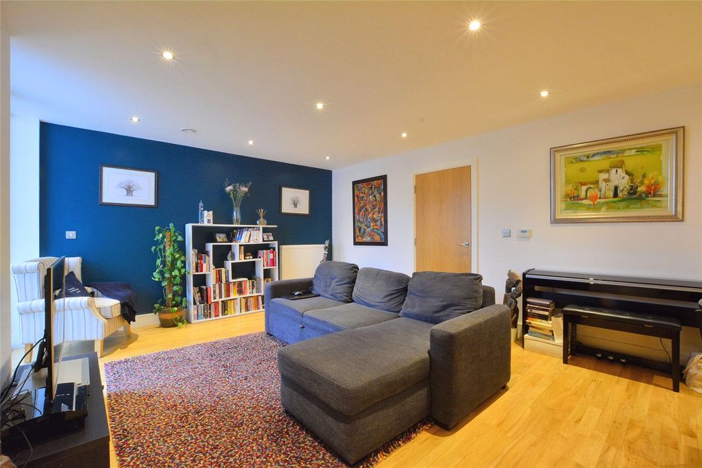 Property photo 1 of 12 Picture No. 05