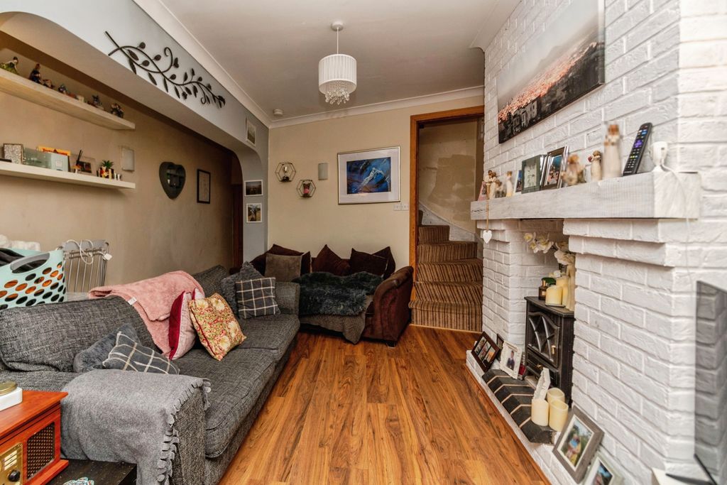 Property photo 3 of 15 Living / Dining Room