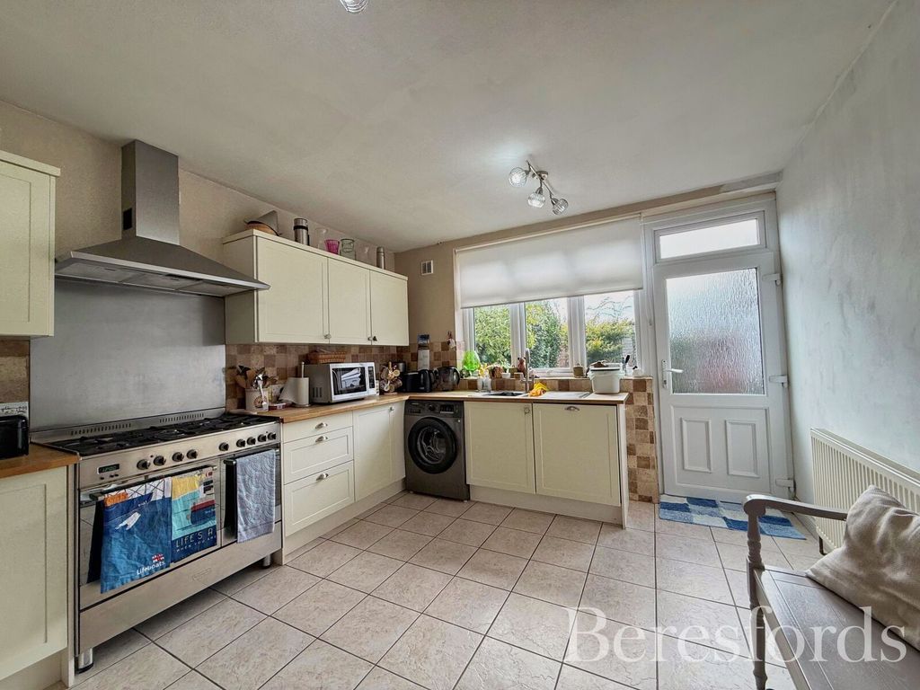 Property photo 2 of 15 Picture No. 10