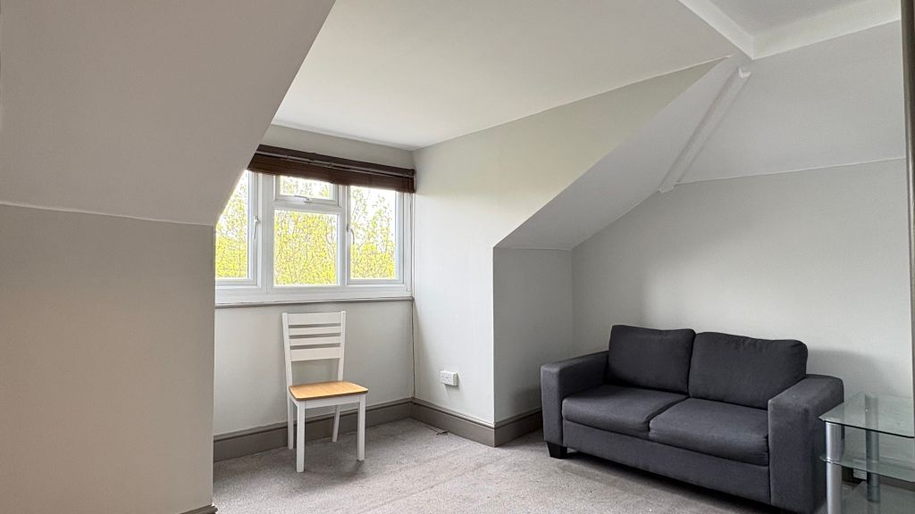 Property photo 1 of 14 Living Room