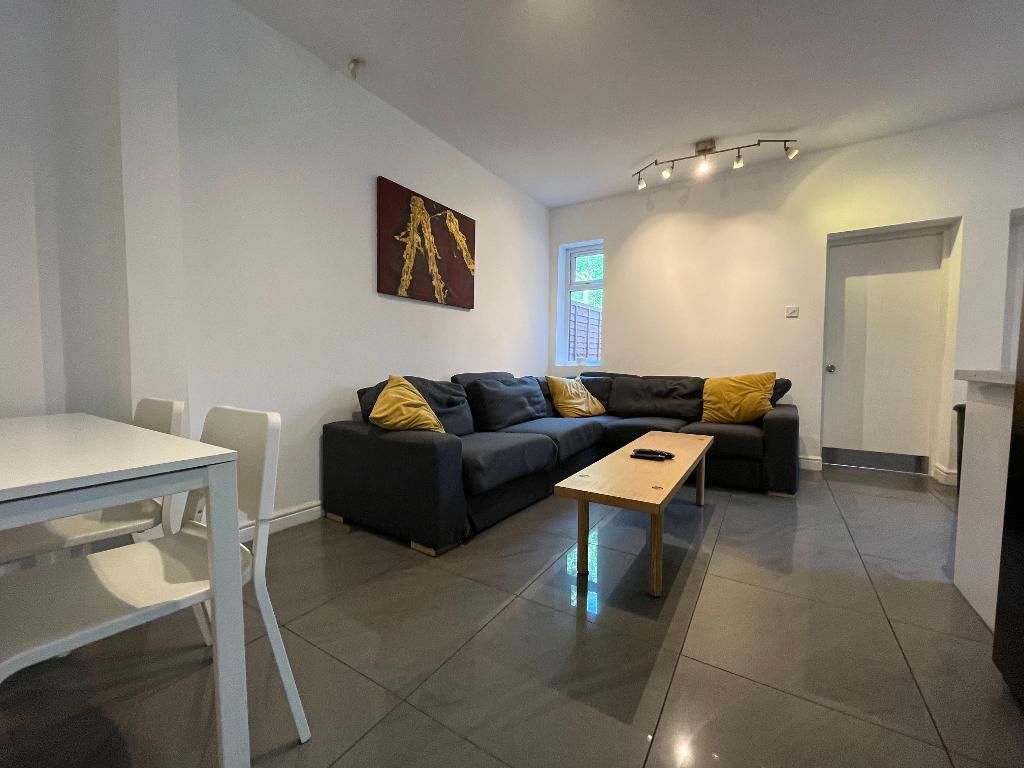 Property photo 3 of 14 Photo 3