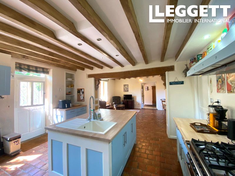 Property photo 3 of 10