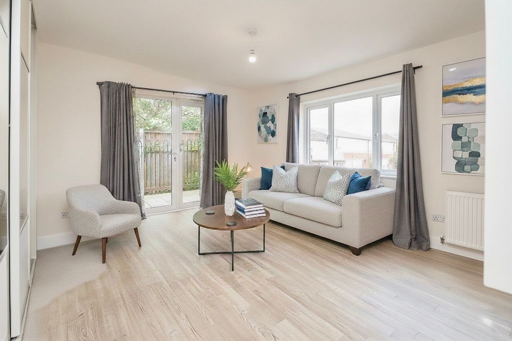 Property photo 3 of 13