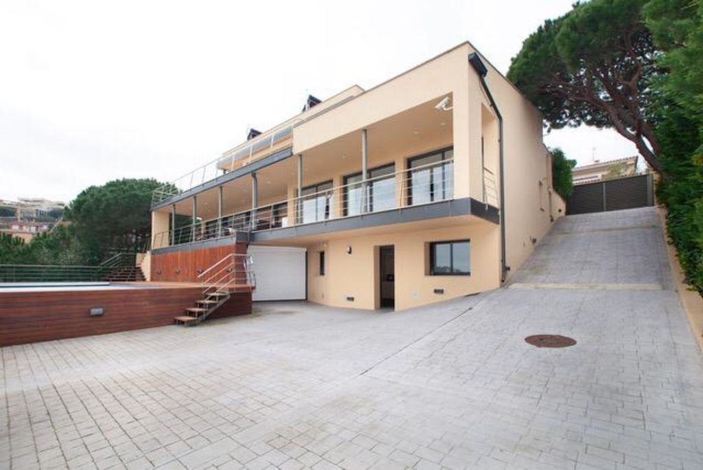 Property photo 3 of 40