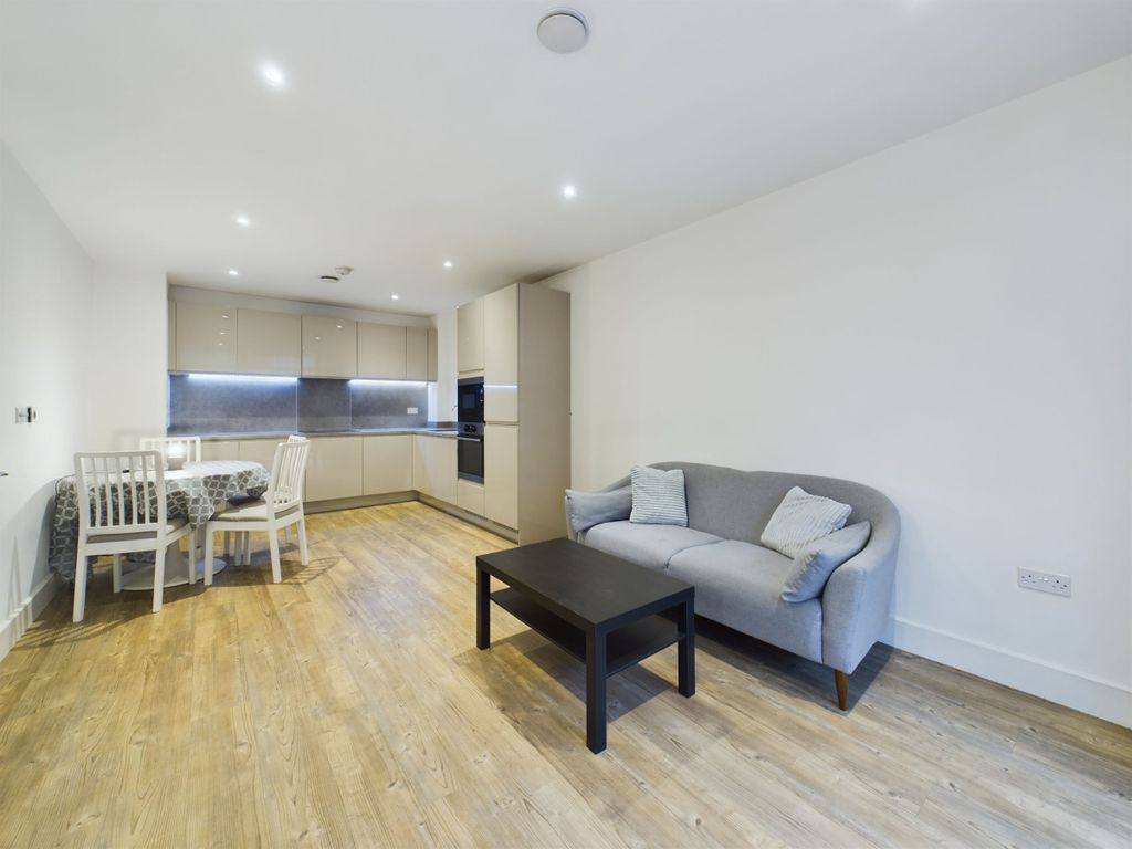 Property photo 2 of 11