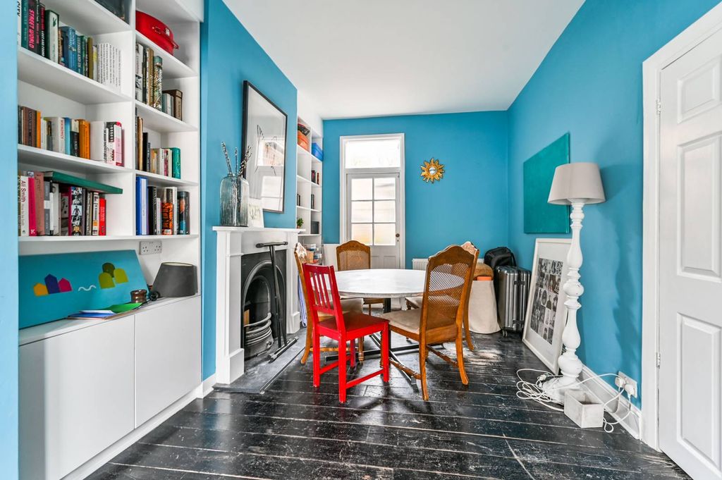 Property photo 3 of 22