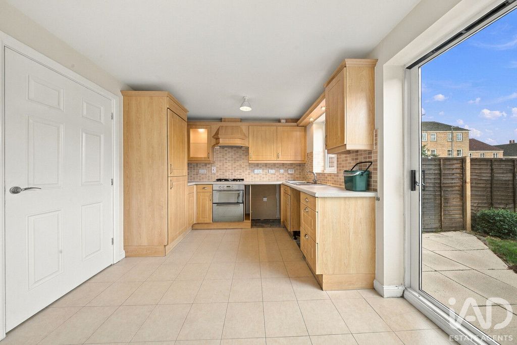 Property photo 3 of 24