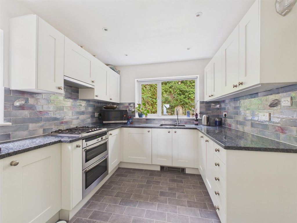 Property photo 3 of 26 Cam03972G0-Pr0324-Still027-001.Jpg